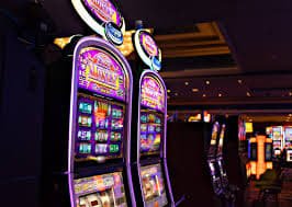 Tampilan pengalaman pasang taruhan sportsbook dan live casino di mobile kuda189